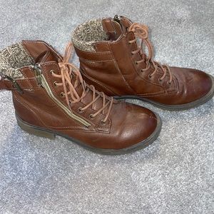 Steve Madden Girls Size 4 Brown Combat boots